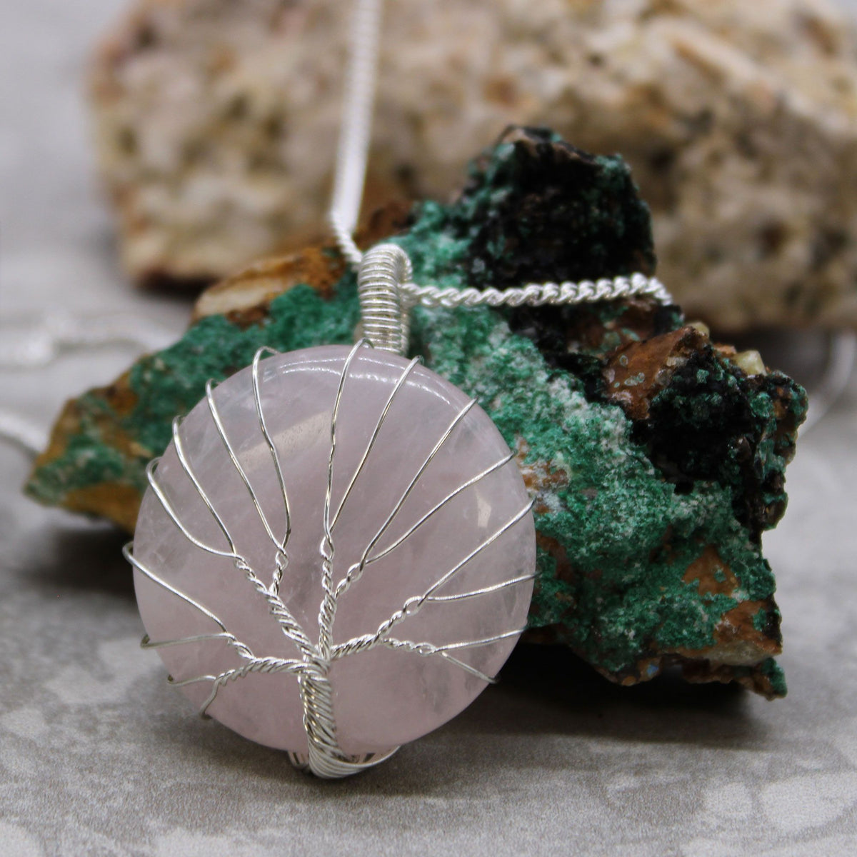 Collier arbre de vie en quartz rose — vue 3