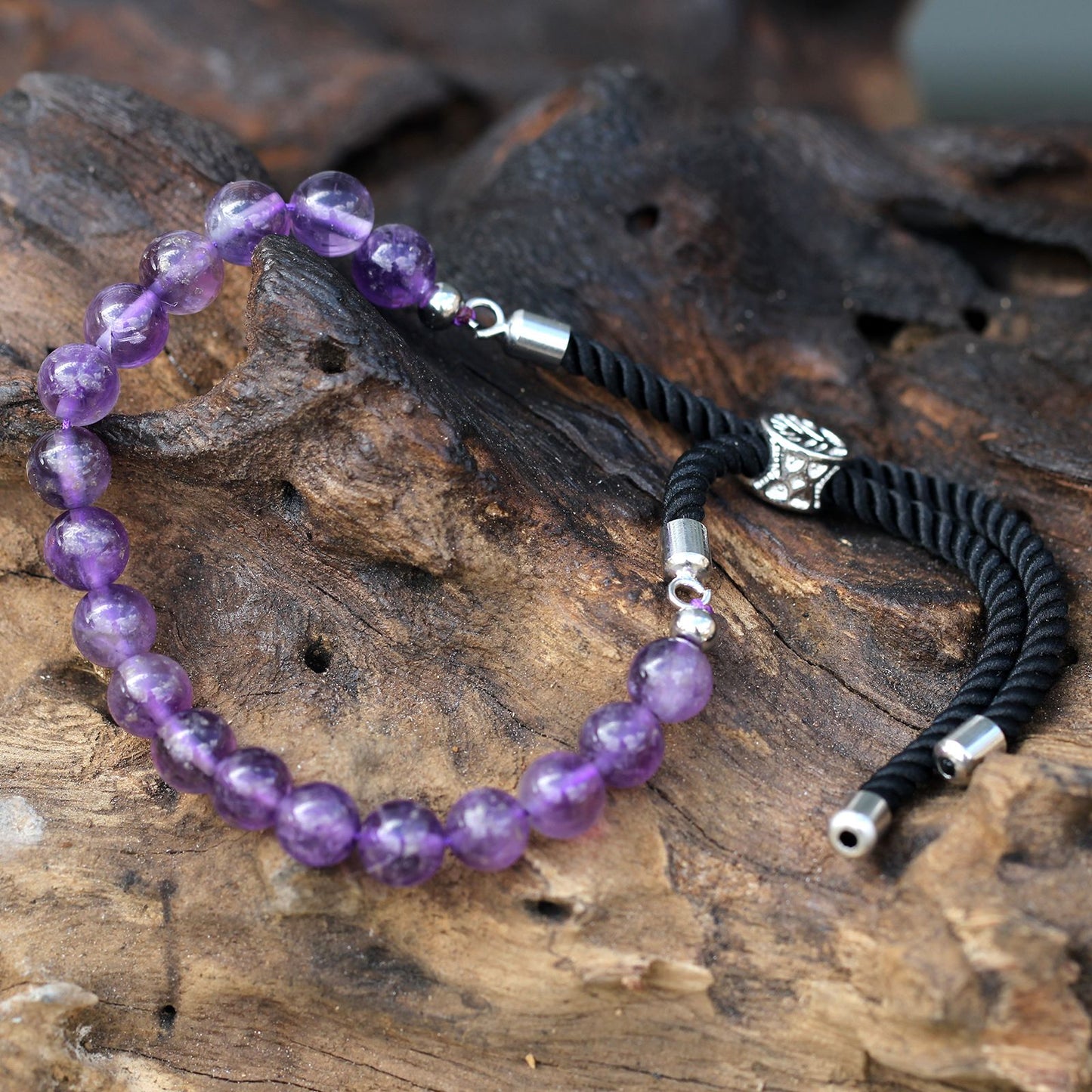 Bracelet sur fil noir — Améthystes