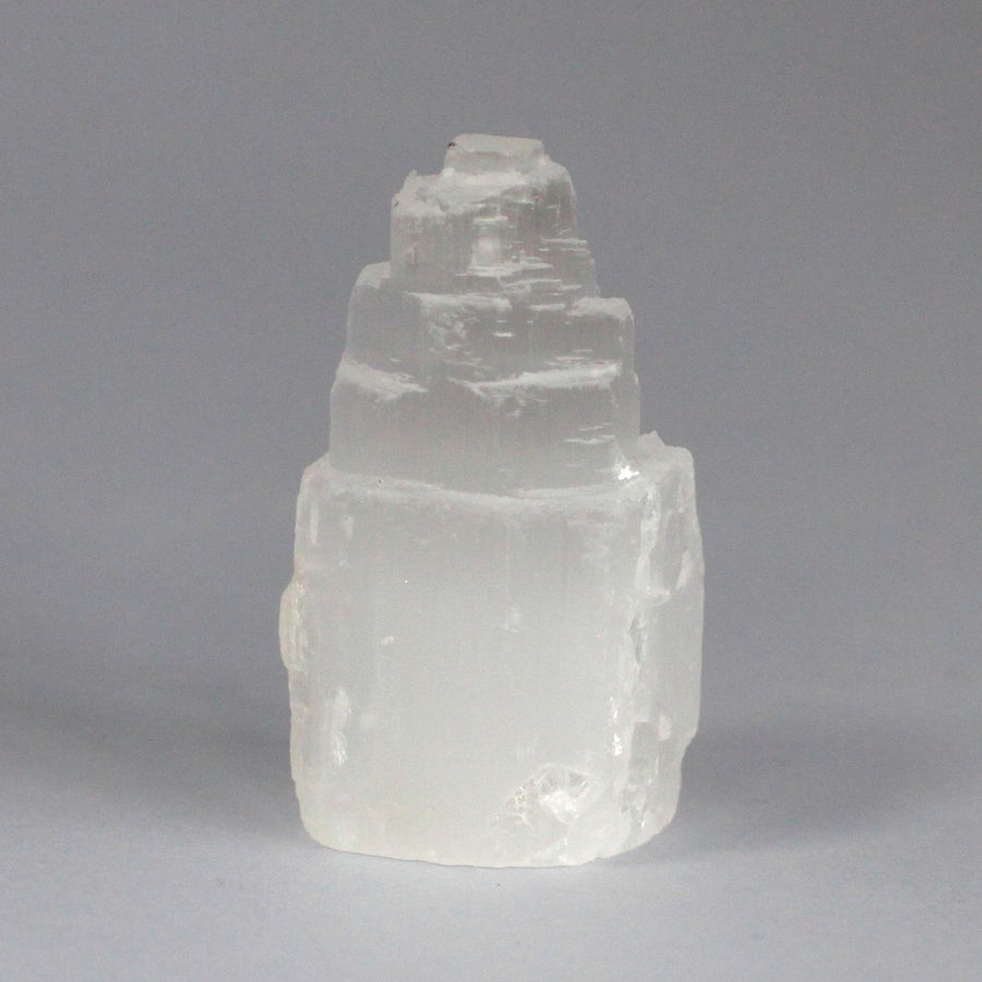 Tour en sélénite naturelle · 5 cm