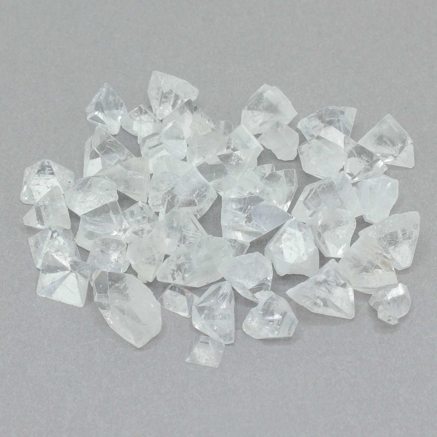 Pointes d’apophyllite petit format · 7 à 10 mm · 100 g