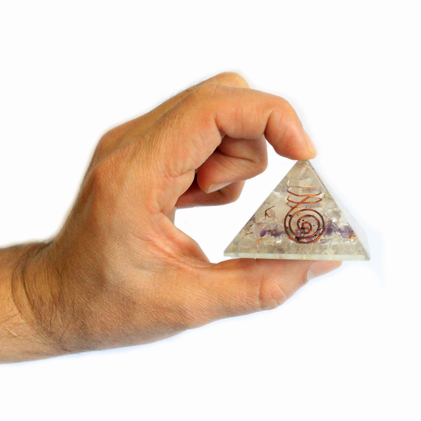 Pyramide d’orgonite format moyen — Éclats de pierres & cuivre · 55mm