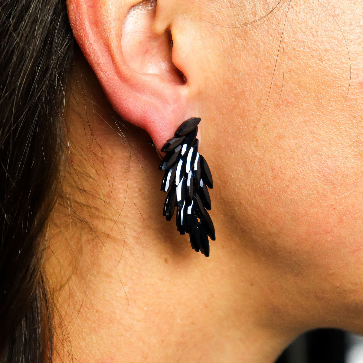 Boucles d’oreilles ailes d’ange en verre, noir de jais — vue 2