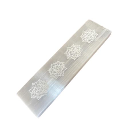 Plaque de charge en sélénite — Barre plate mandala · 15cm