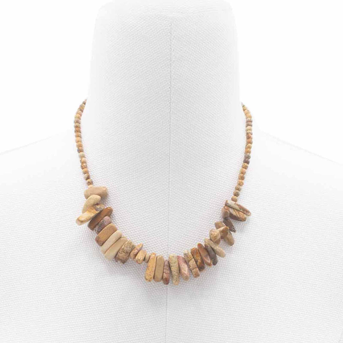 Collier de pierre longue en pierre de carte — vue 3