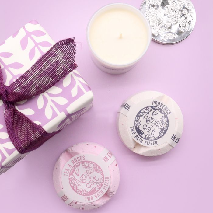 Coffret: bombes de bain de Provence & thé & rose + bougie de pierre de lune