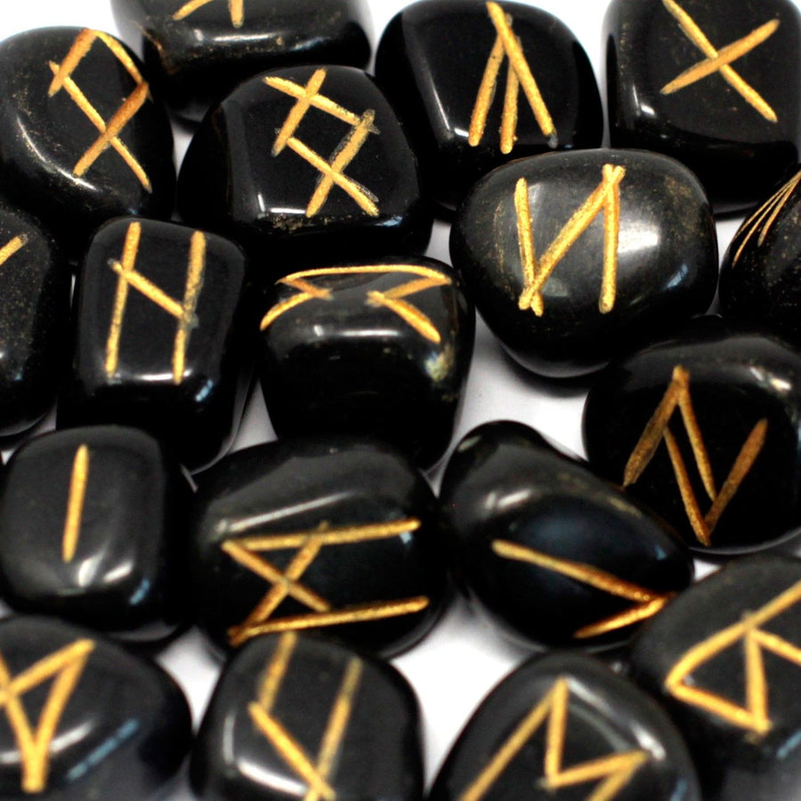 Jeu de runes de l’Inde en pochette — Agate noire