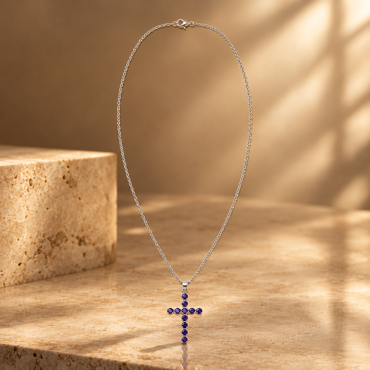 Pendentif croix en ionite — vue 3