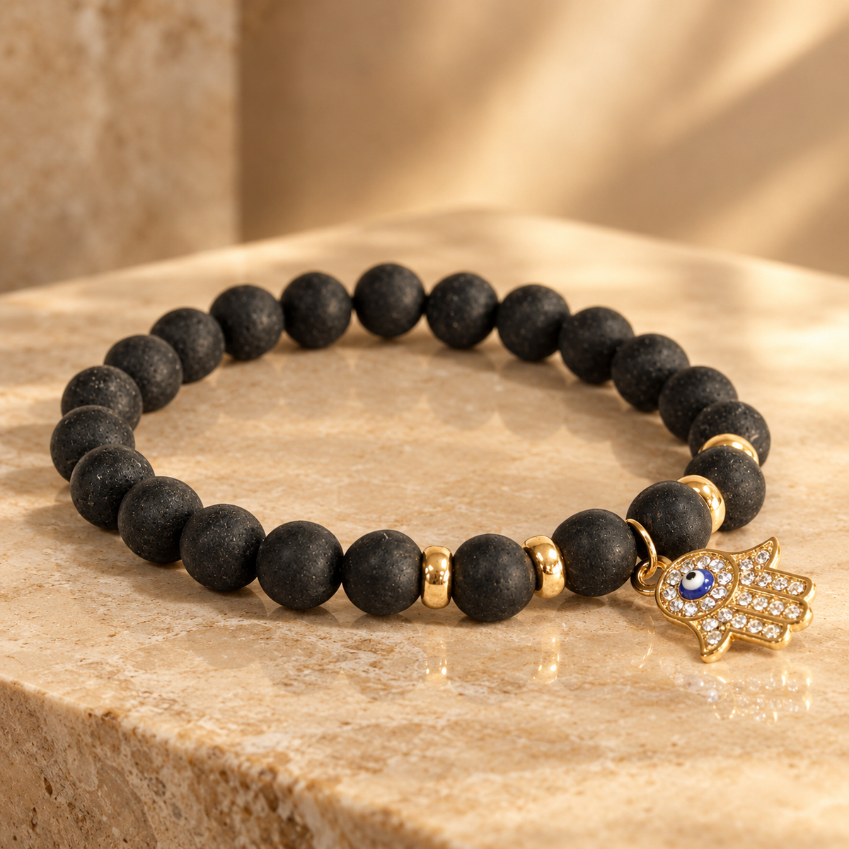 Bracelet en agate noire, main de Fatma