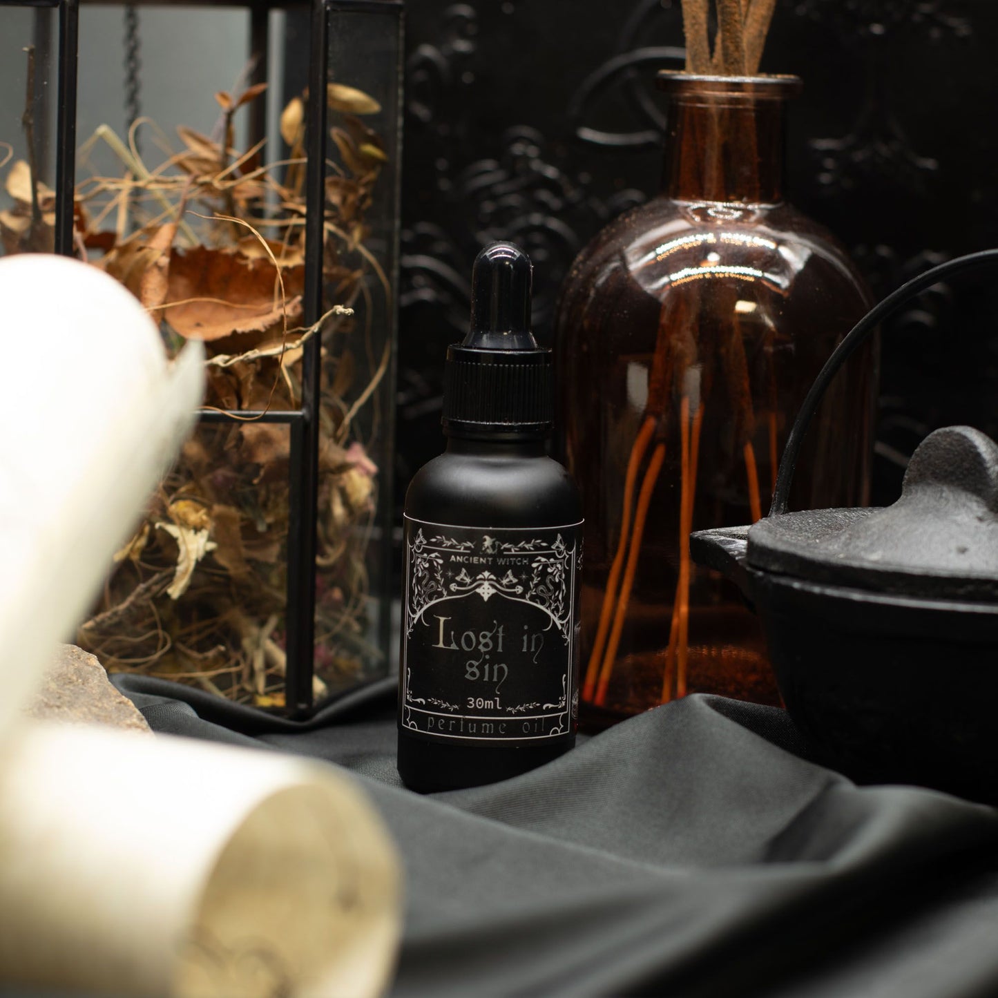 Huile parfumée de sorcière ancestrale — Perdu dans le péché