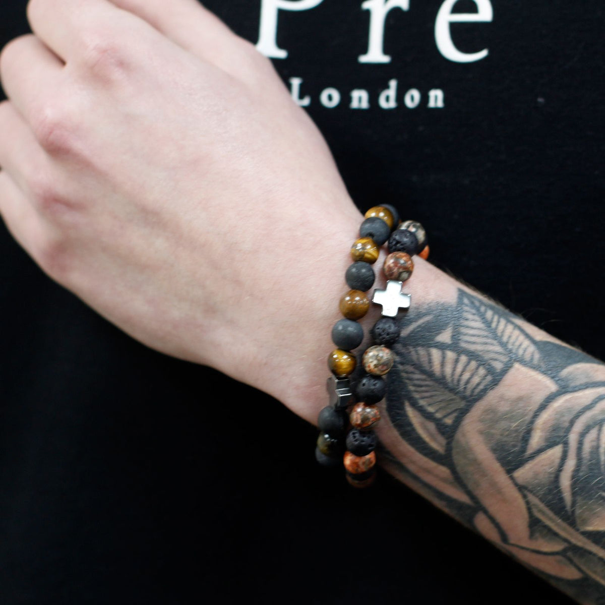 Lot de 2 bracelets d’amitié, œil de tigre et pierre noire — vue 2