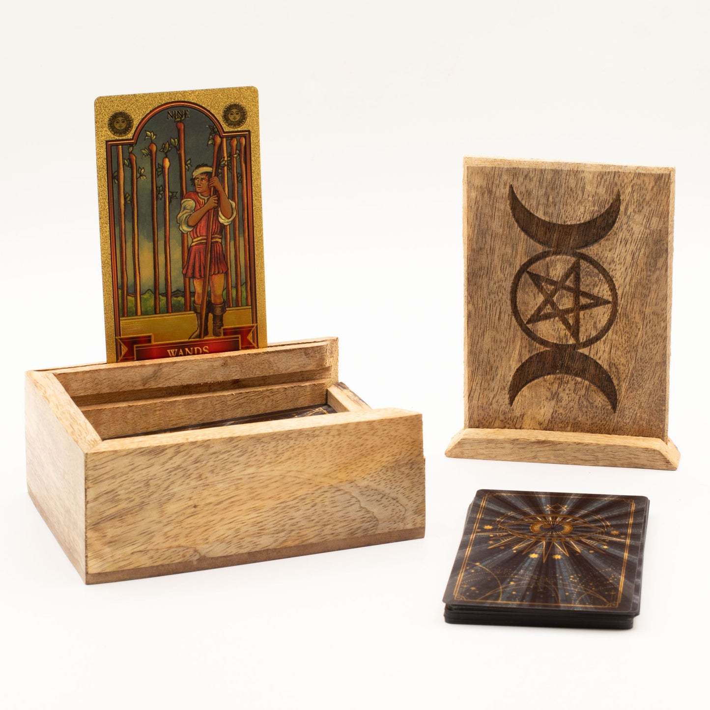 Petit coffret de tarot sur socle pour cartes
