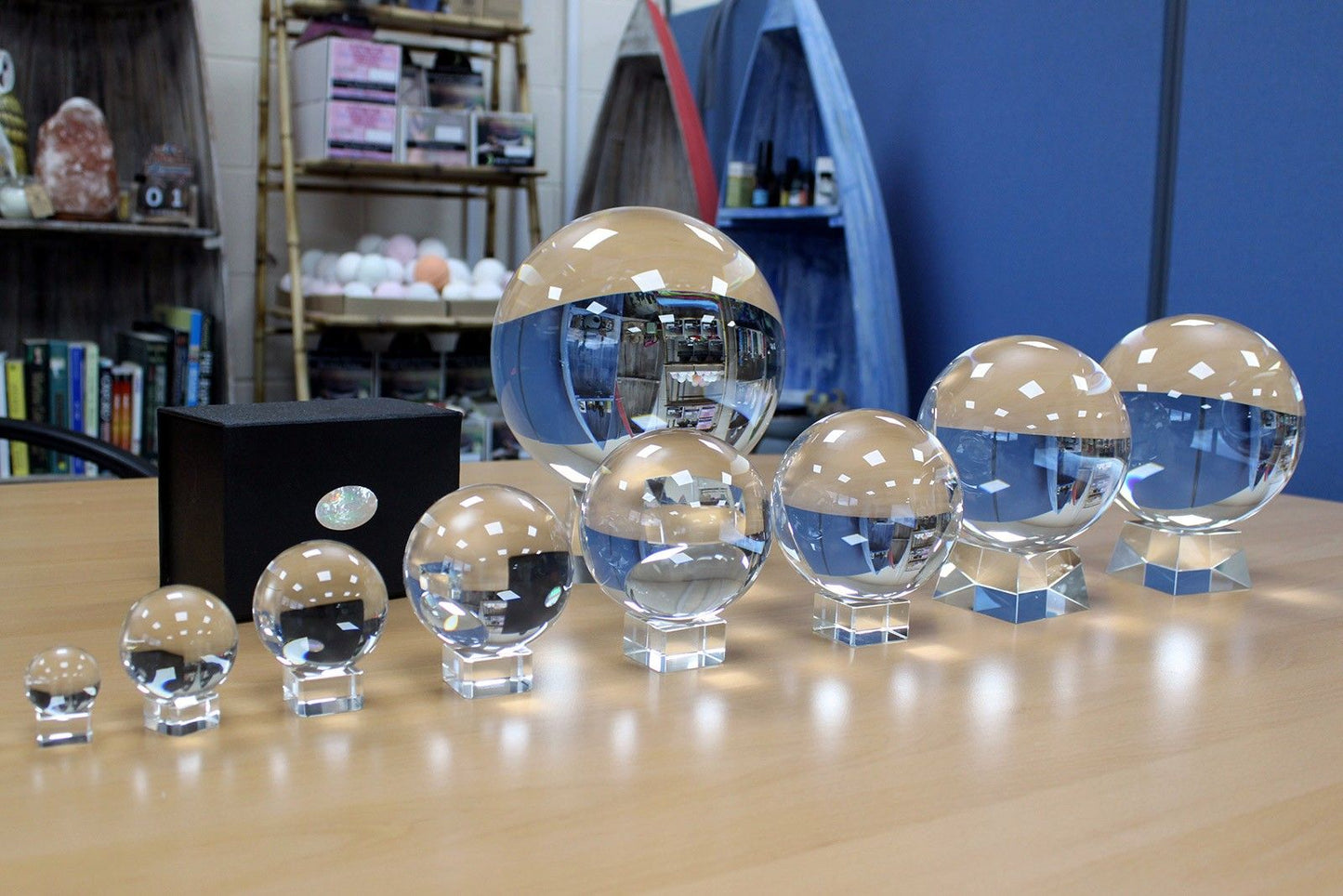 Boule de cristal sur socle · 100mm