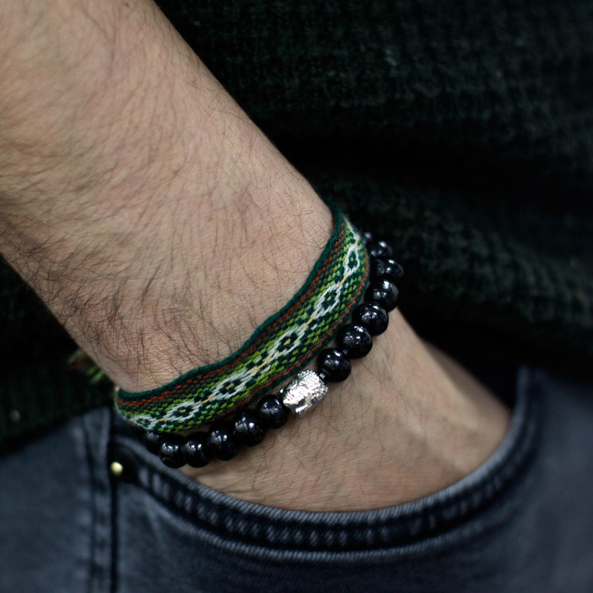 Bracelet Bouddha en perles de bois sombre — vue 2