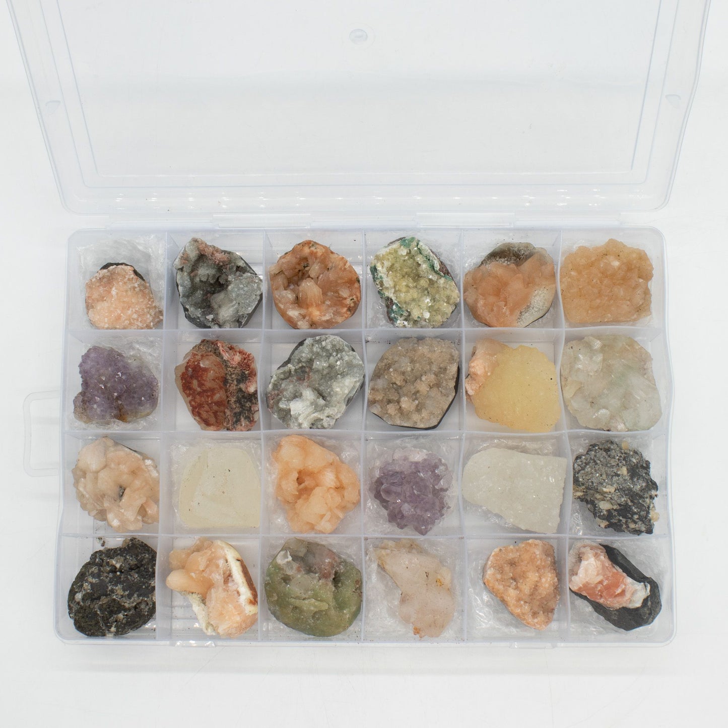 Spécimens minéraux — Zéolites de l’Inde en vitrine