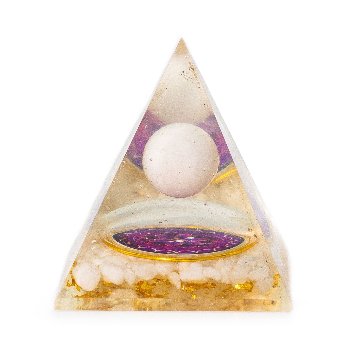 Pyramide d’orgonite format moyen — Sphère de quartz flottante · Éclats de quartz