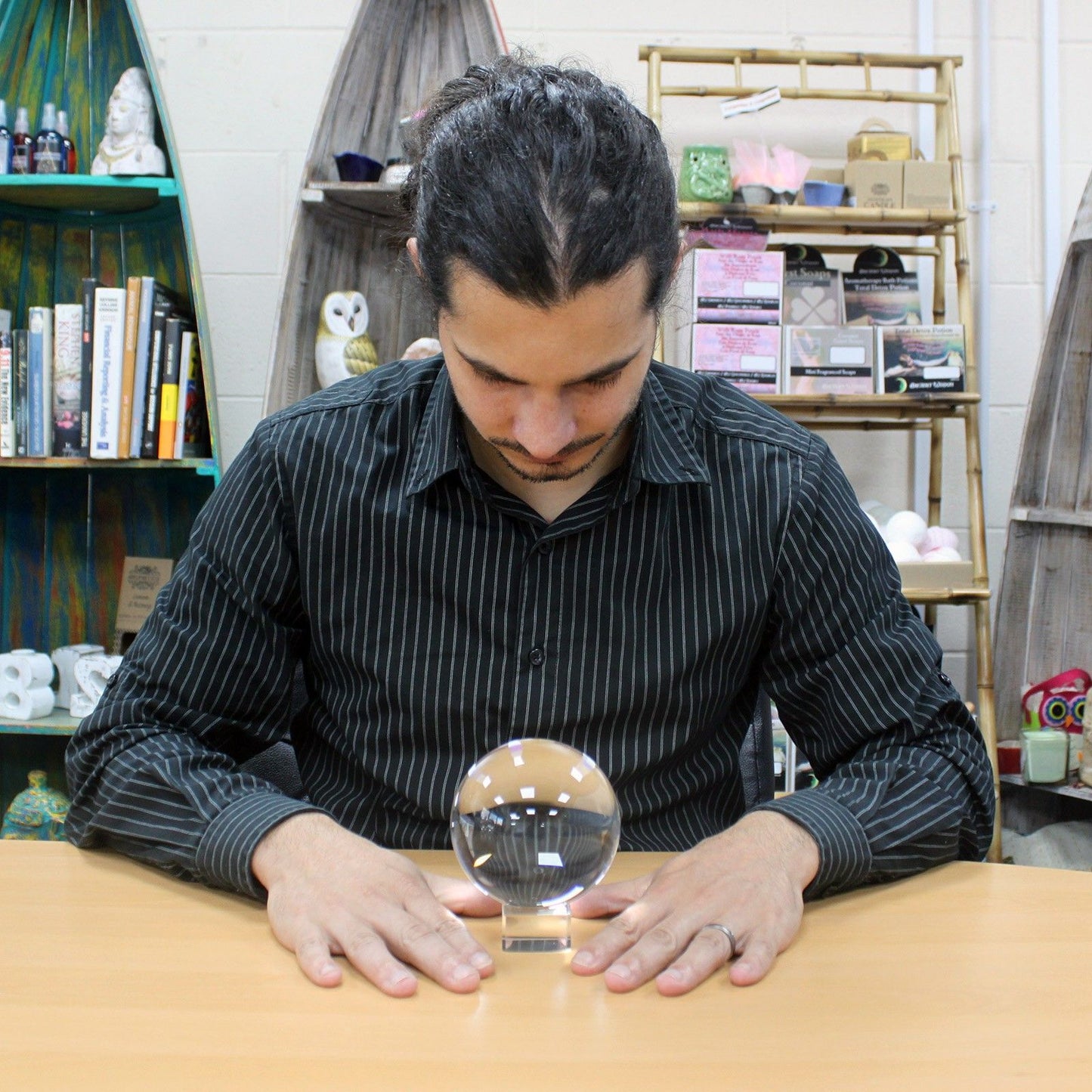 Boule de cristal sur socle · 100mm
