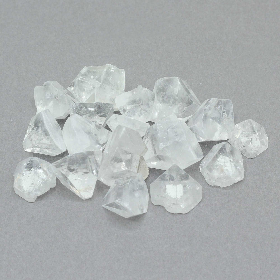 Pointes d’apophyllite format moyen · 12 à 20 mm · 100 g