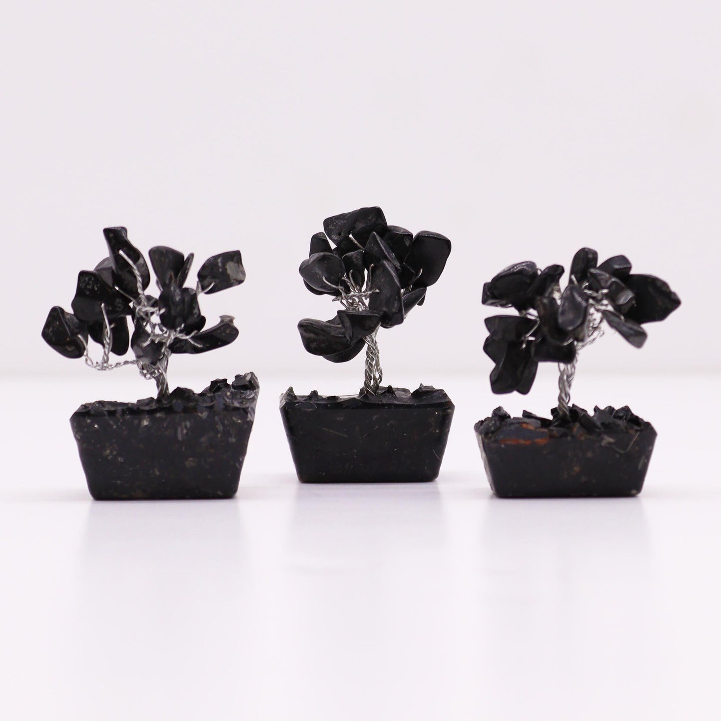 Mini arbre sur socle d’orgonite — Agate noire