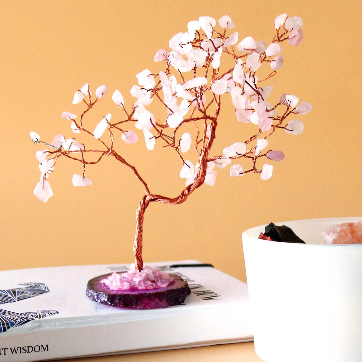 Arbre grand format: quartz rose sur socle d’agate rose