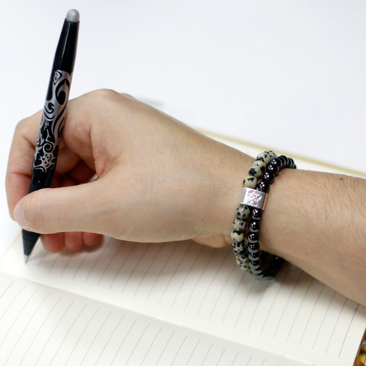 Duo de bracelets magnétiques en jaspe dalmatien — vue 2
