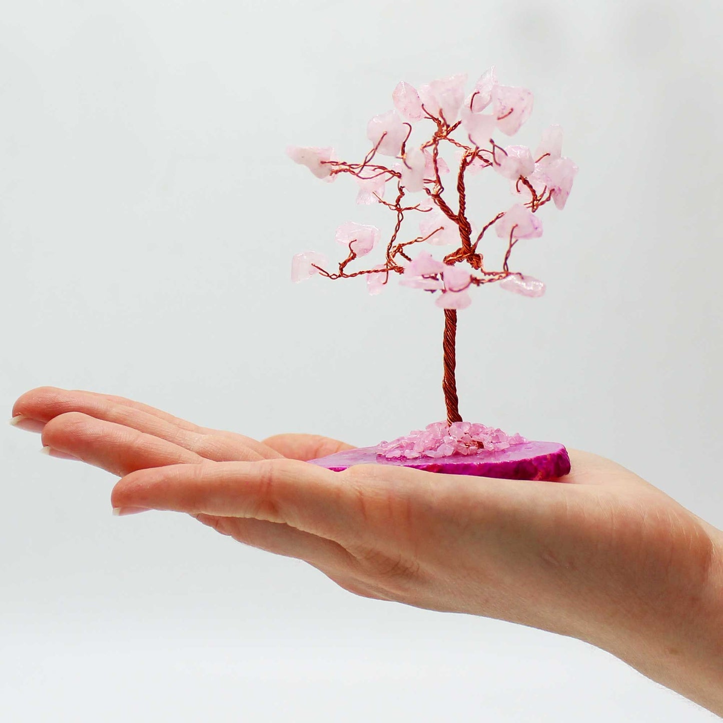 Arbre : quartz rose sur socle d’agate rose