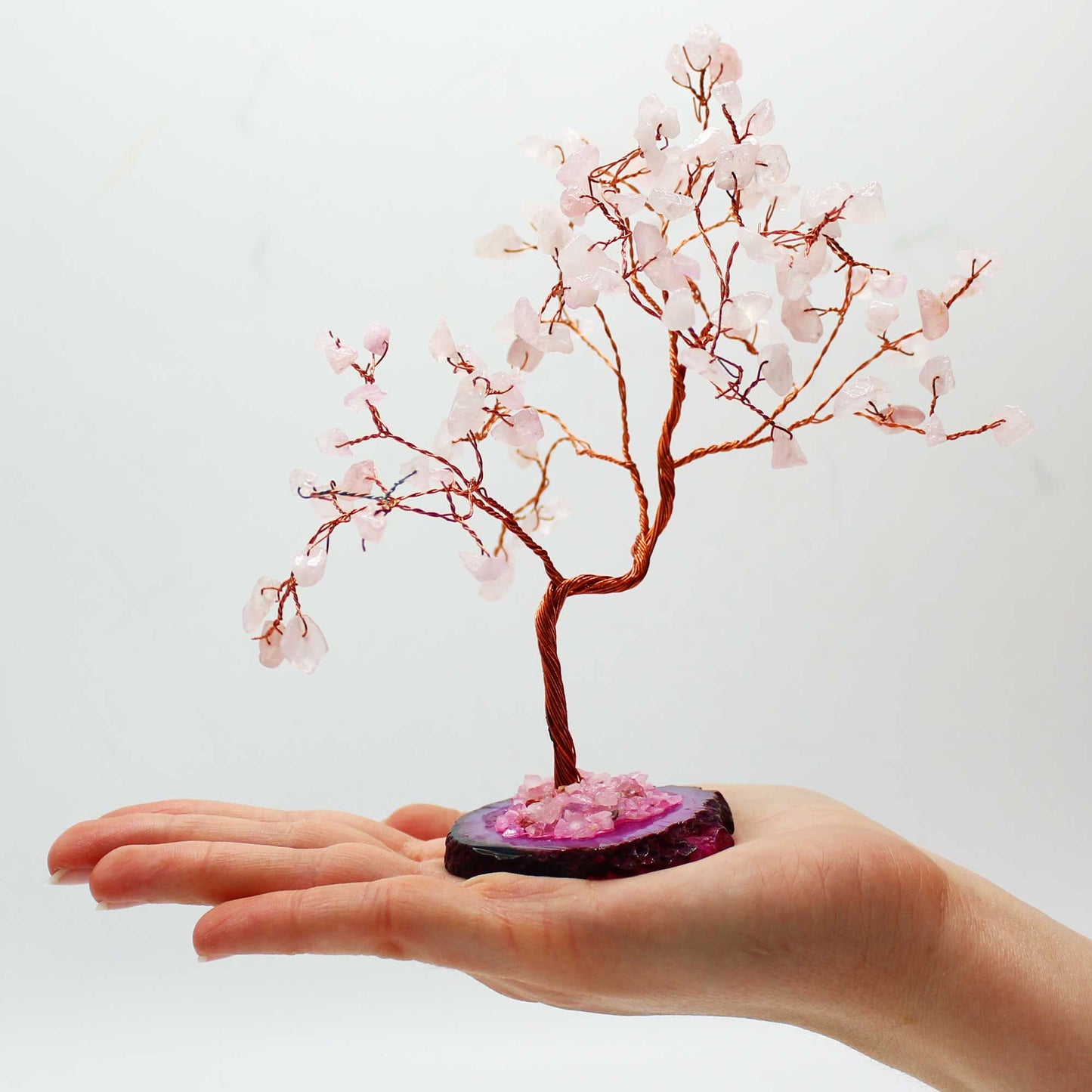 Arbre grand format: quartz rose sur socle d’agate rose