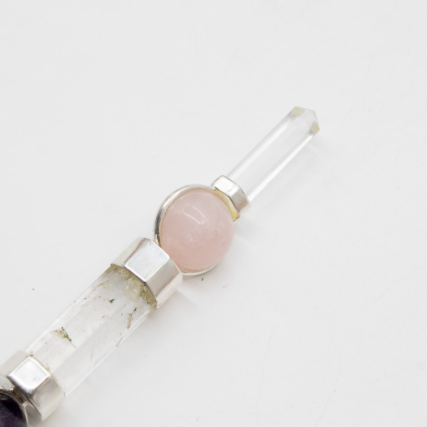 Baguette Axis of Grace — Sphères d’améthyste & quartz rose, tige de quartz · 12 cm