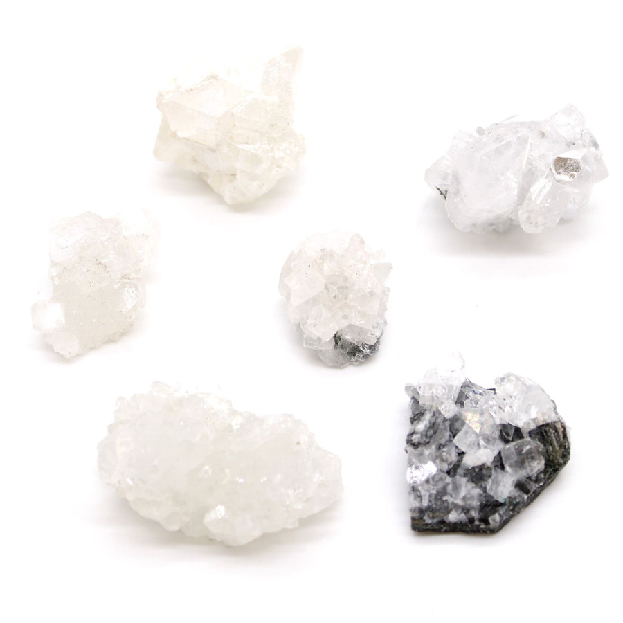 Grappes d’apophyllite blanche · 20 à 30 mm
