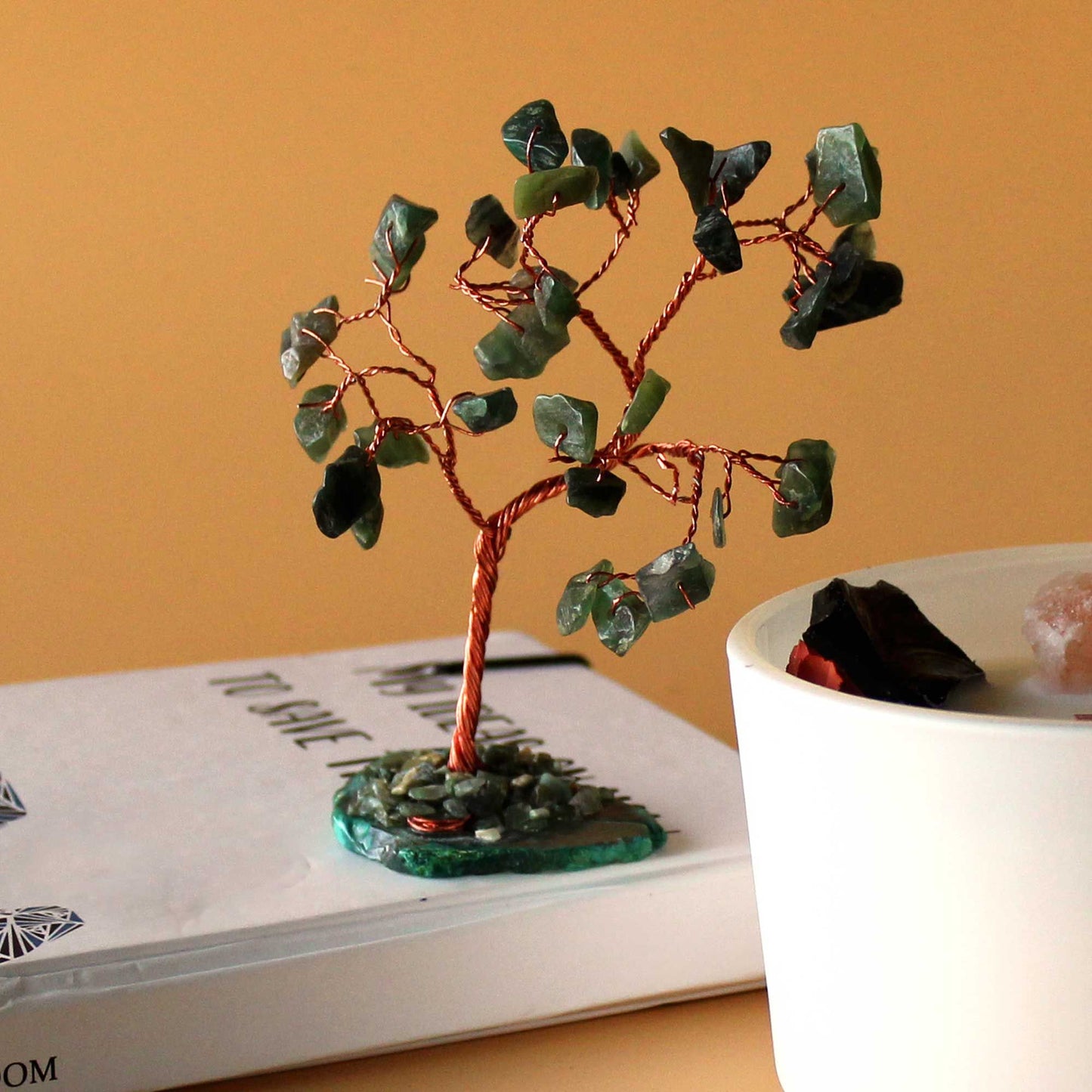 Arbre : aventurine verte sur socle d’agate verte