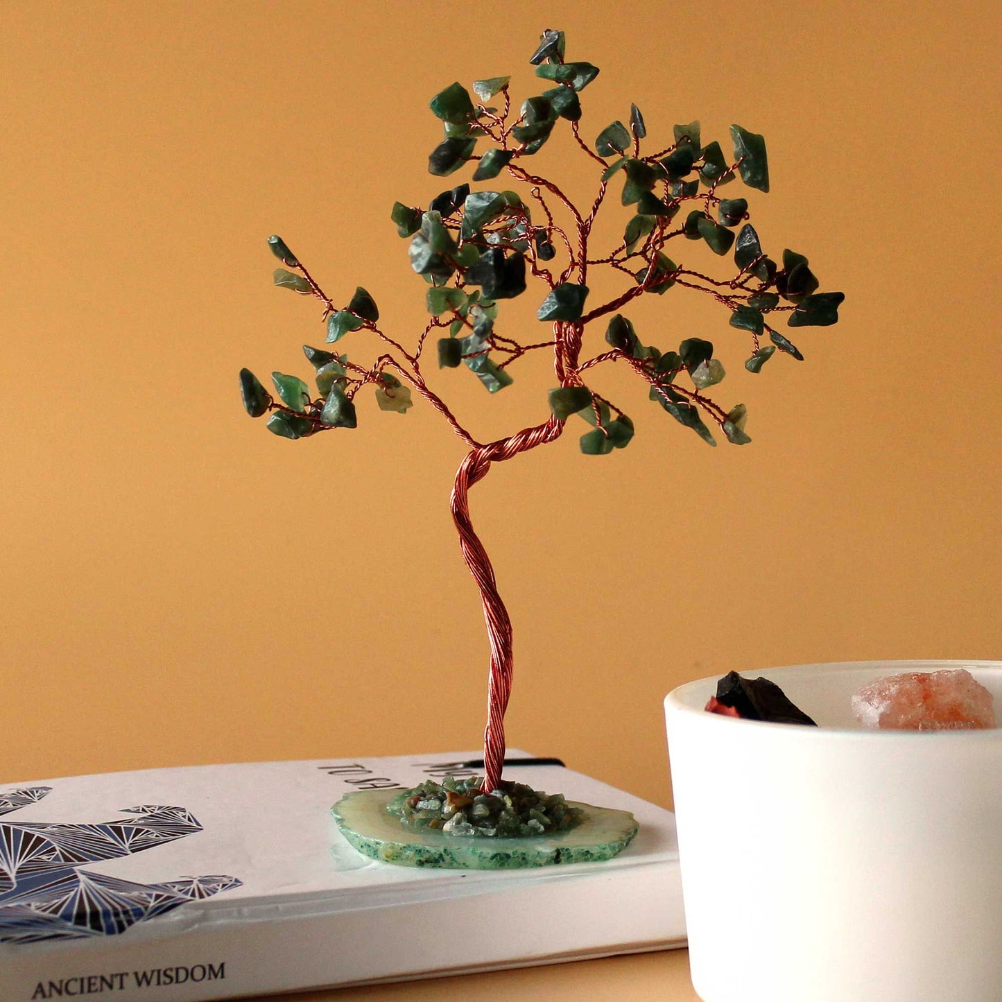 Arbre grand format: aventurine verte sur socle d’agate verte