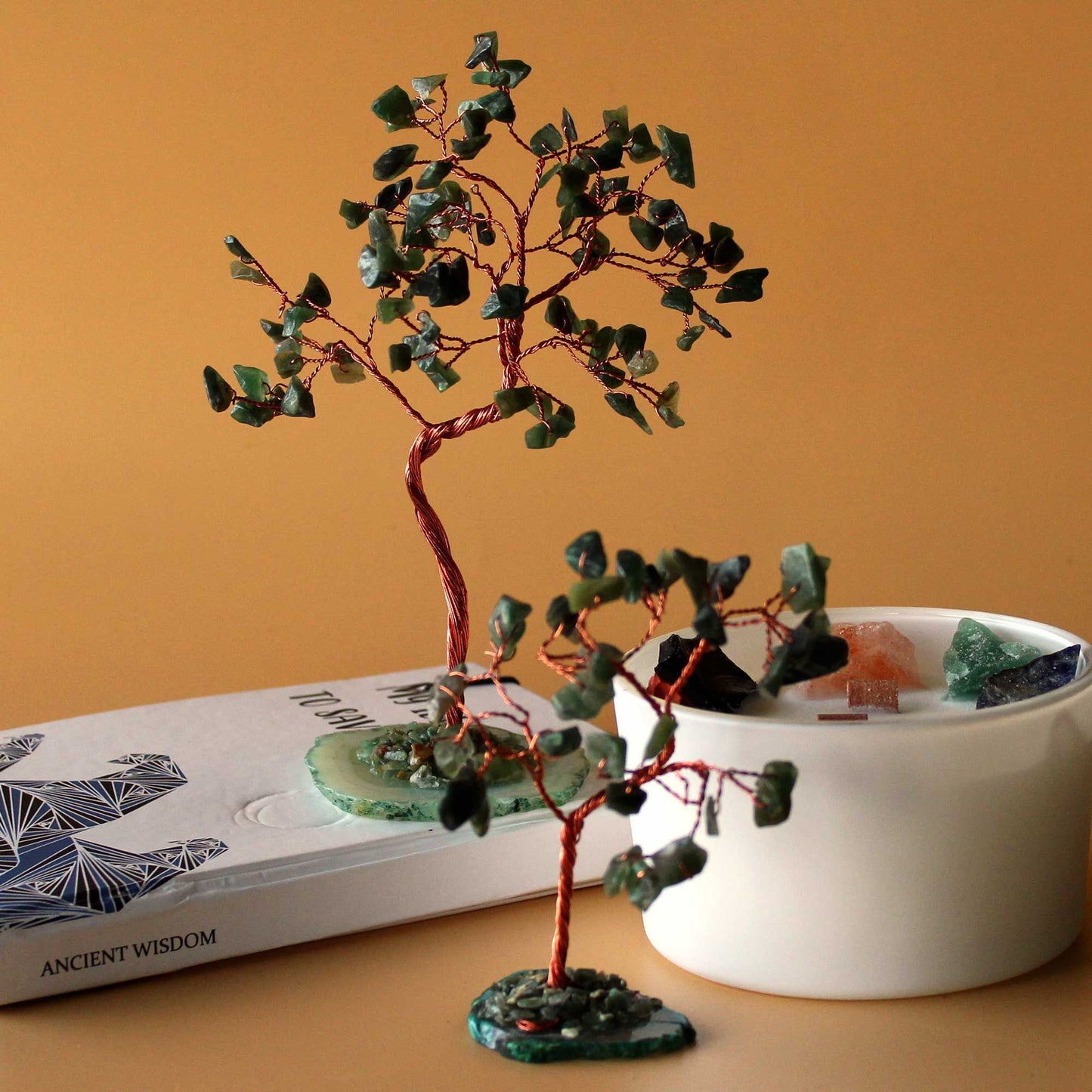 Arbre : aventurine verte sur socle d’agate verte