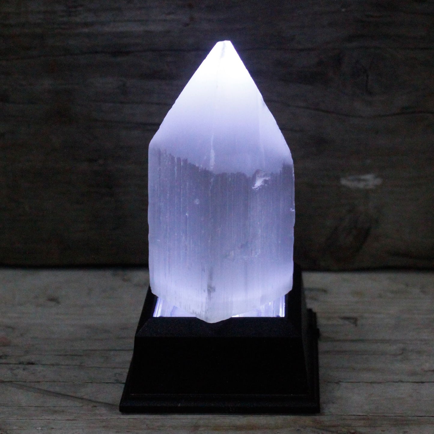 Tour en sélénite — Pointe crayon · 10 cm