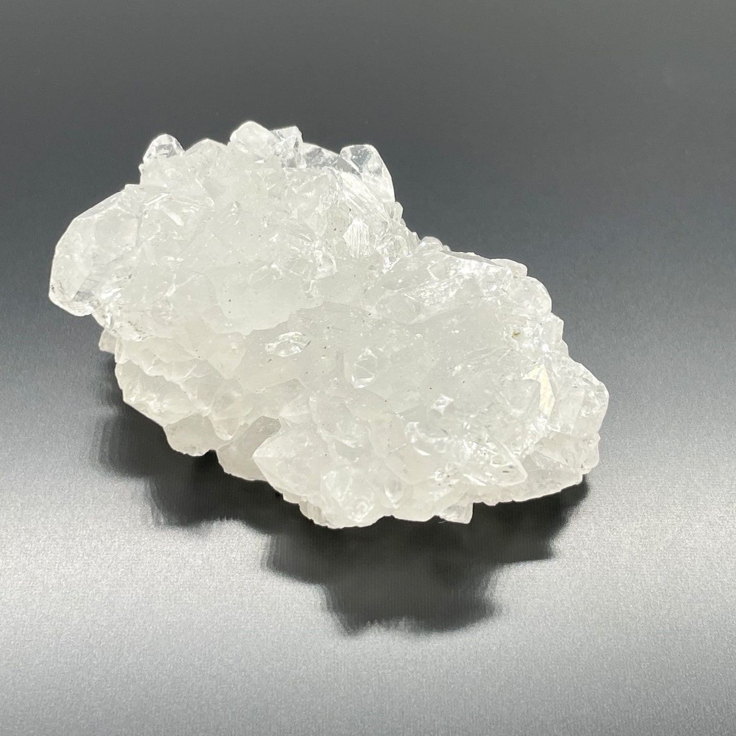 Grappes d’apophyllite blanche · 20 à 30 mm