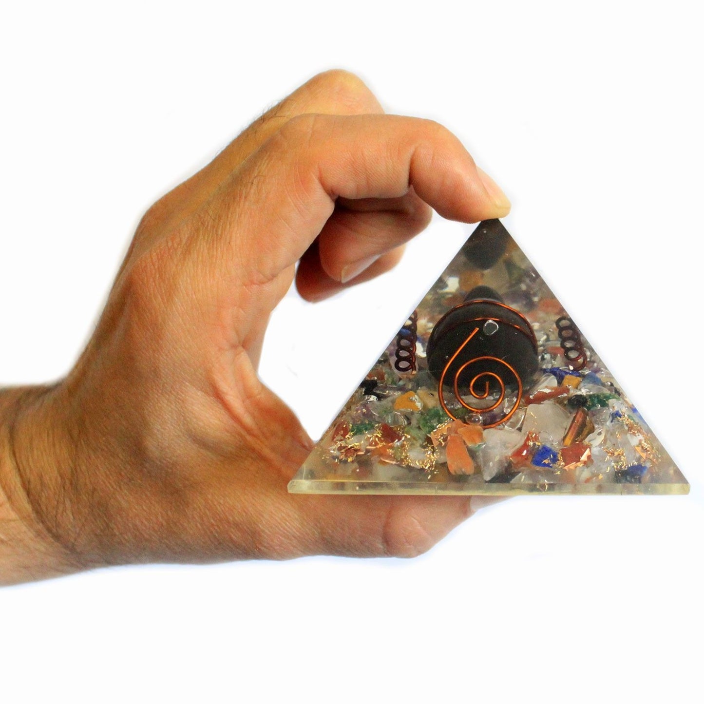 Pyramide d’orgonite — Éclats de pierres, cuivre & tortue · 60mm