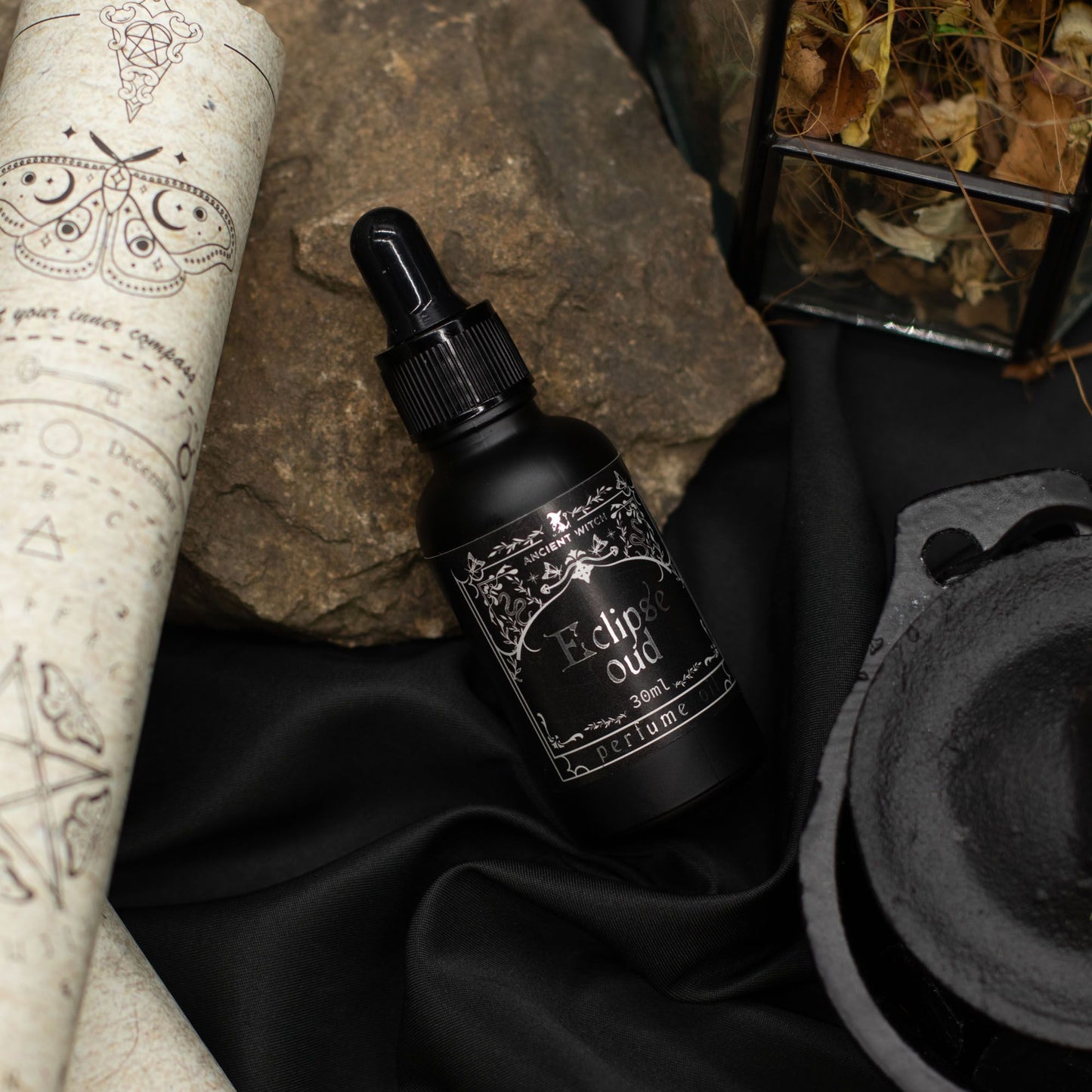 Huile parfumée de sorcière ancienne — Éclipse Oud