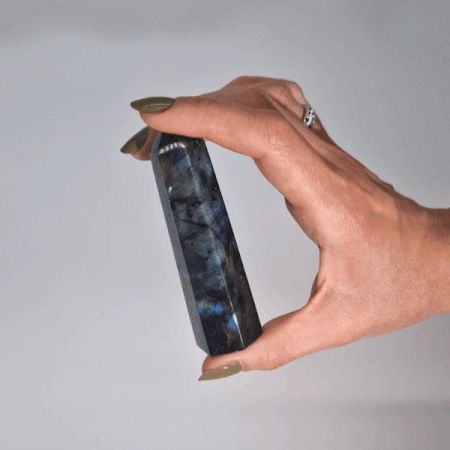 Pointe de labradorite de Madagascar · 80 x 90 mm