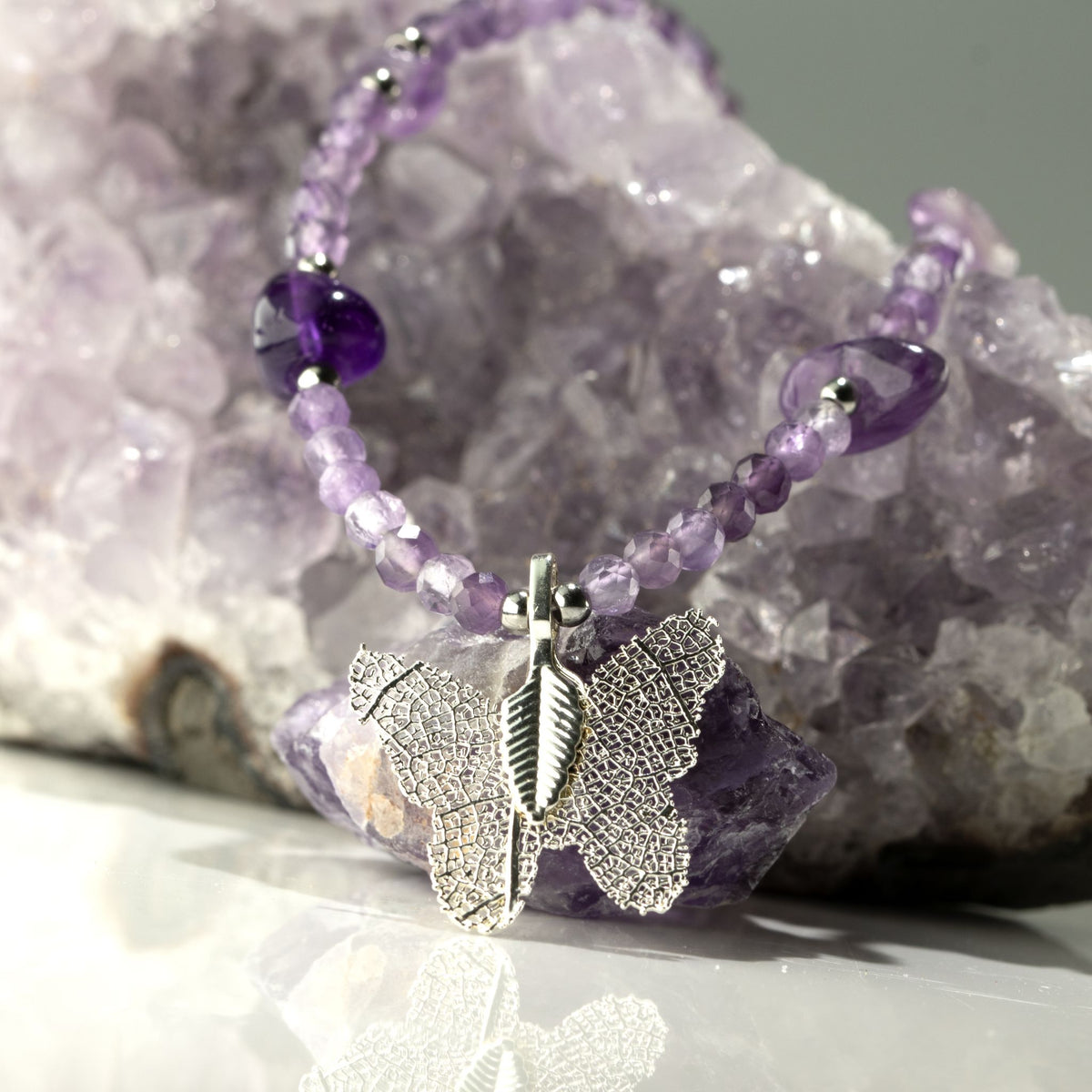 Collier d’améthyste, papillon en feuille réelle — vue 4