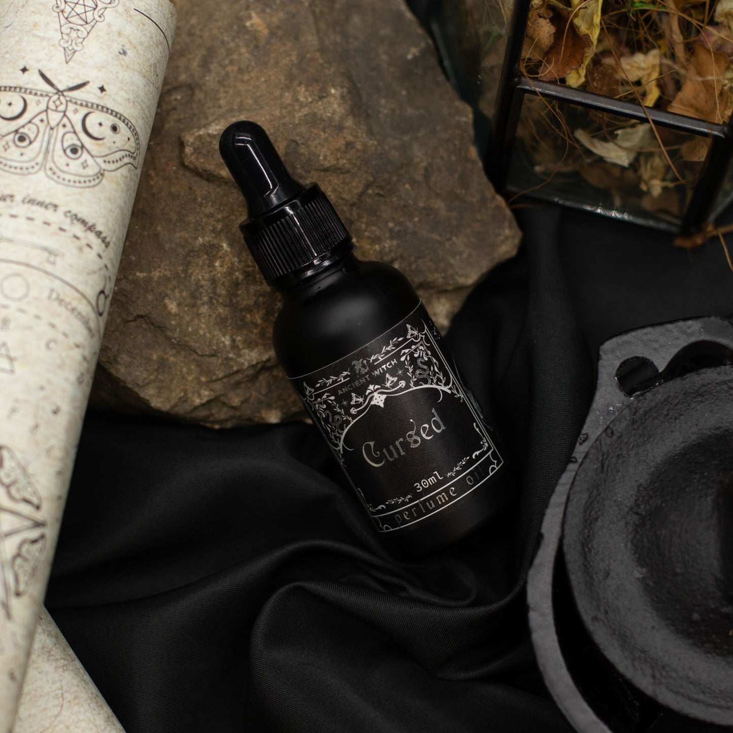 Huile parfumée de sorcière ancestrale — Maudit
