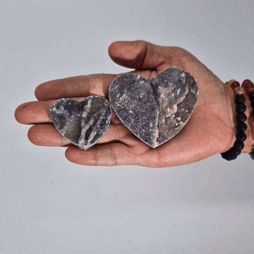 Géode — Petits cœurs de calcite · 5 cm
