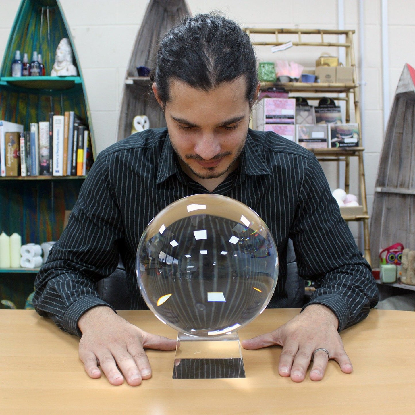 Boule de cristal sur socle · 200mm