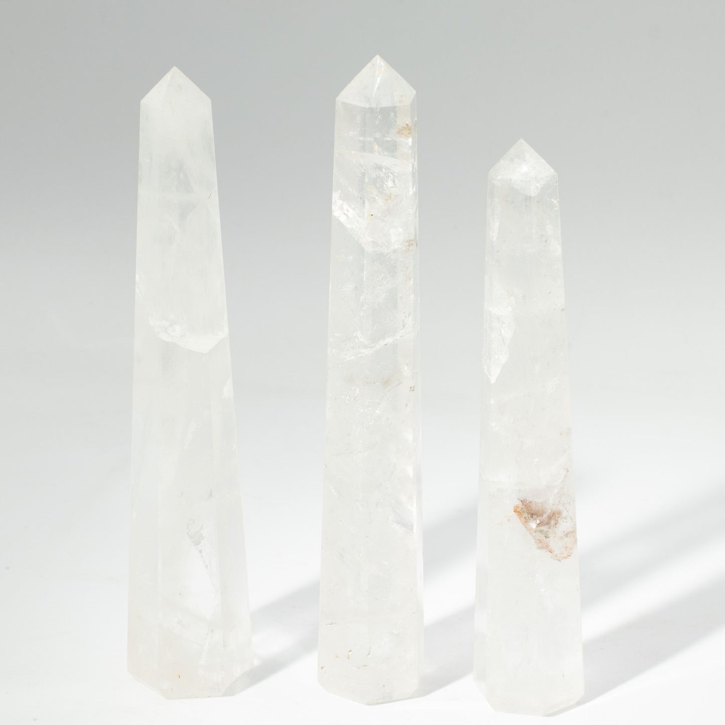Obélisque à six faces — Cristal de roche · 17 cm