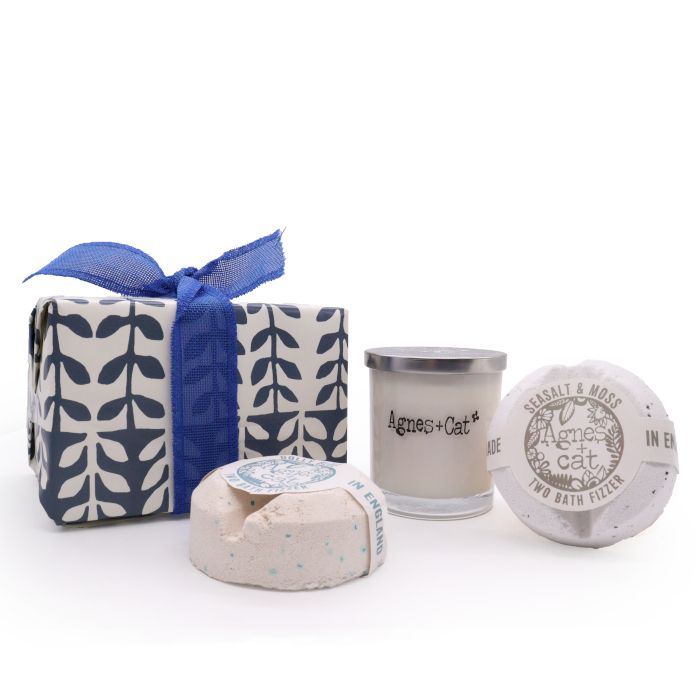 Coffret: bombes de bain sel marin & mousse & Dolly bleu + bougie de violette de Parme