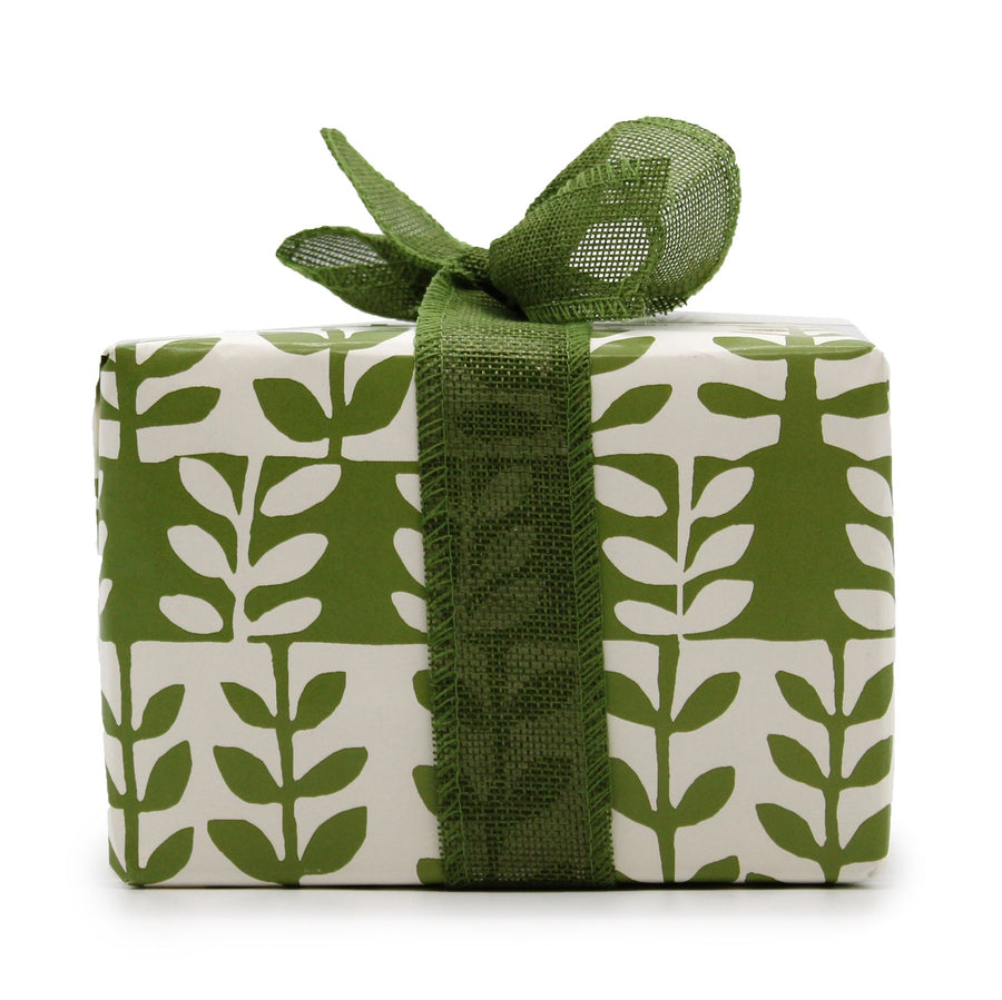 Coffret: bombe de bain de figue blanche & myrtille sauvage + bougie de rhubarbe