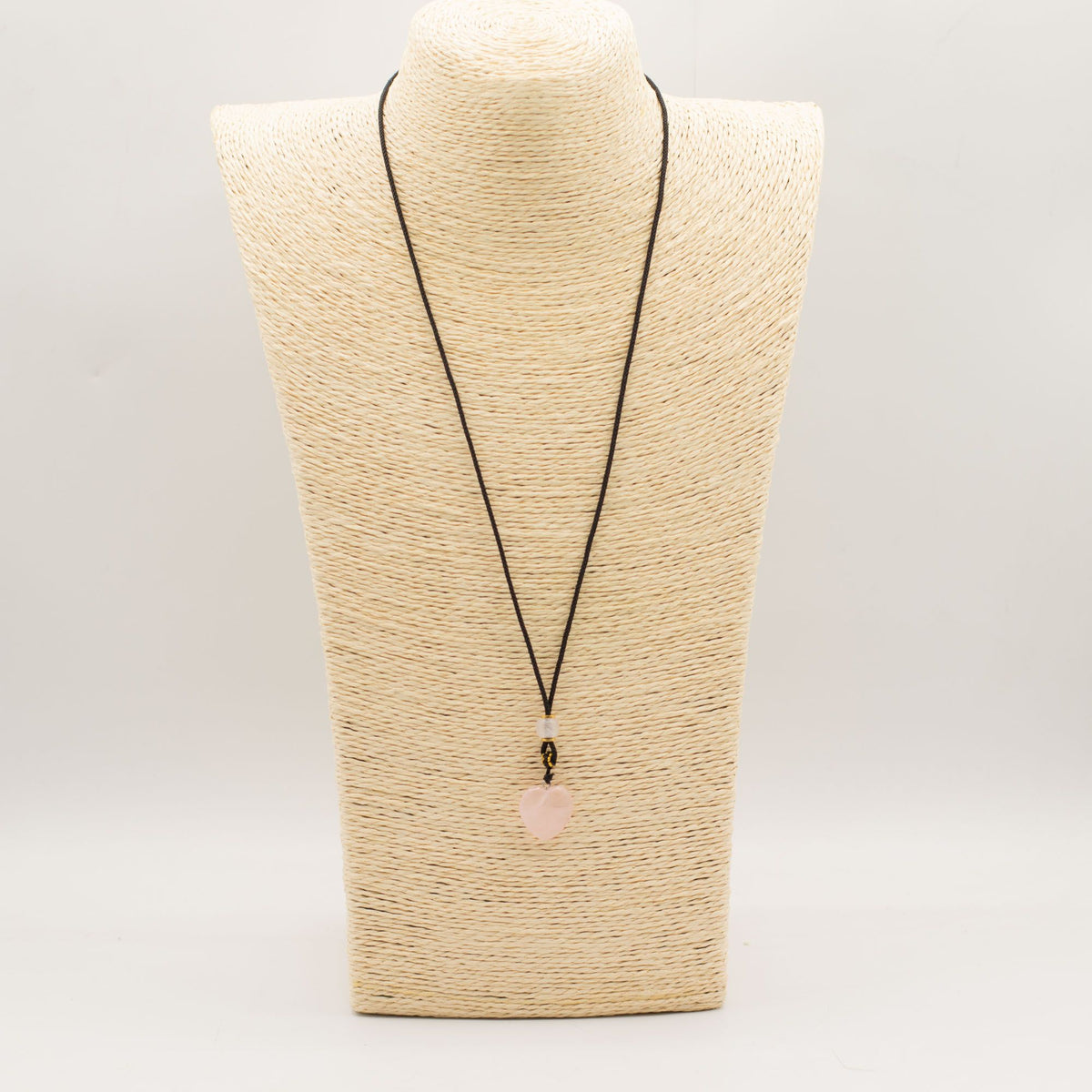 Collier sur cordon, cœur en quartz rose — vue 2