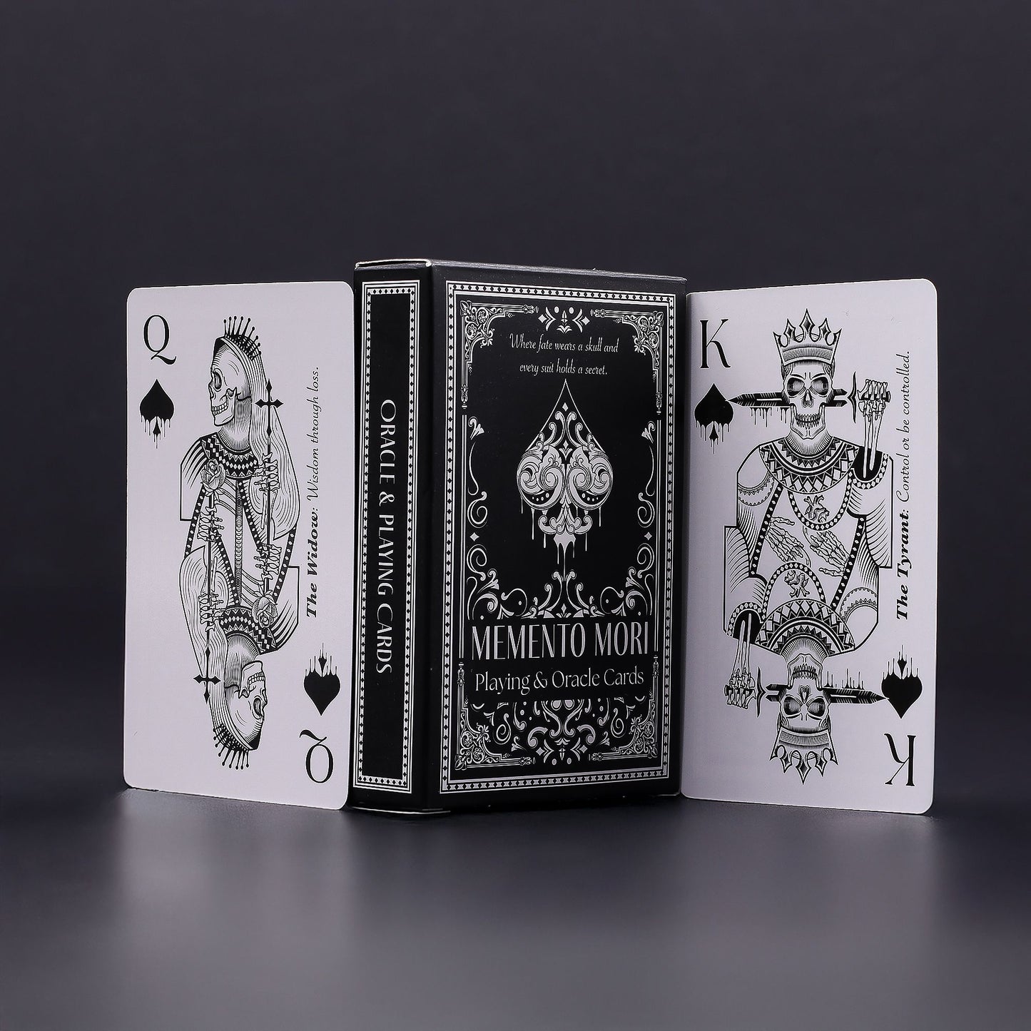 Memento Mori — Cartes de jeu & oracle gothiques