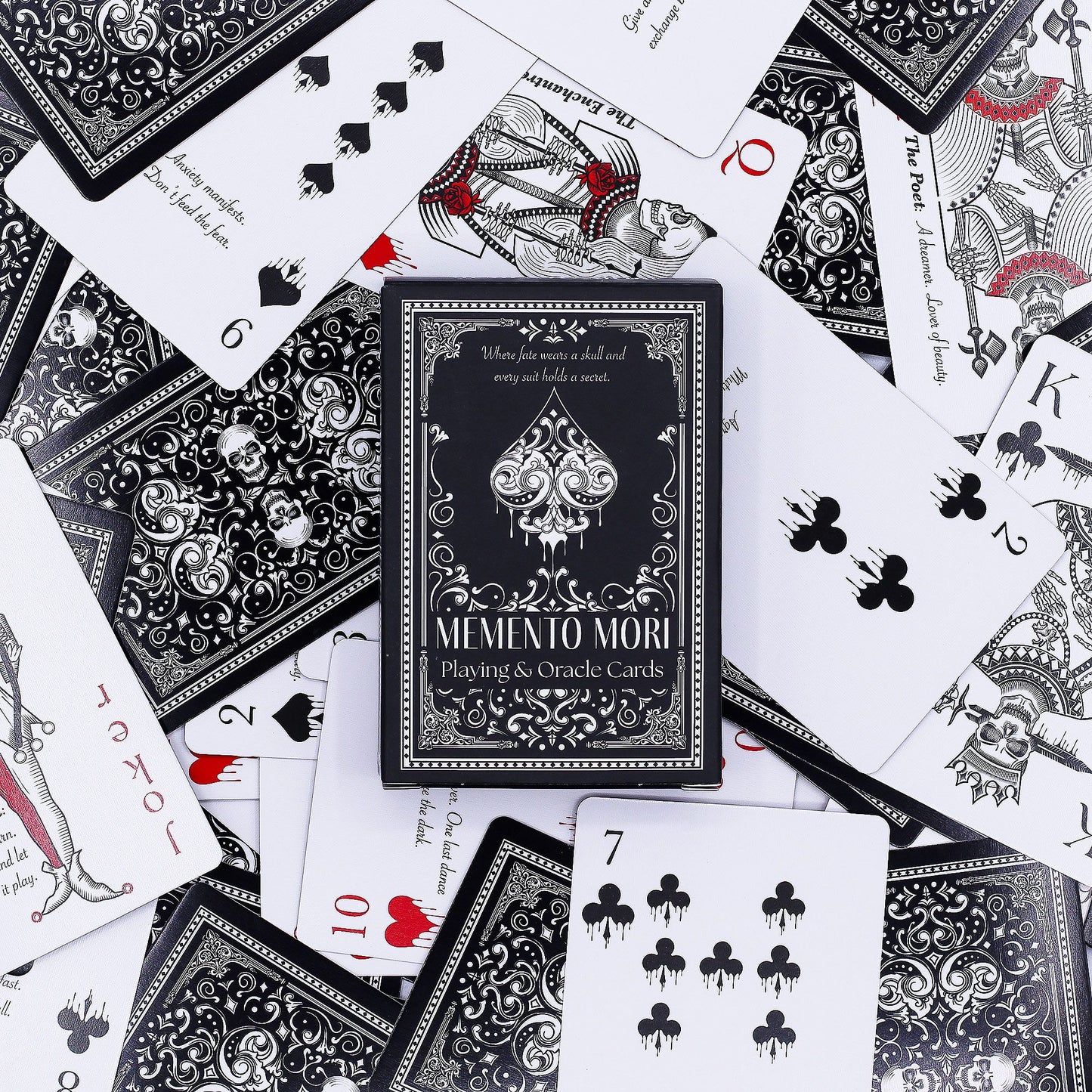 Memento Mori — Cartes de jeu & oracle gothiques