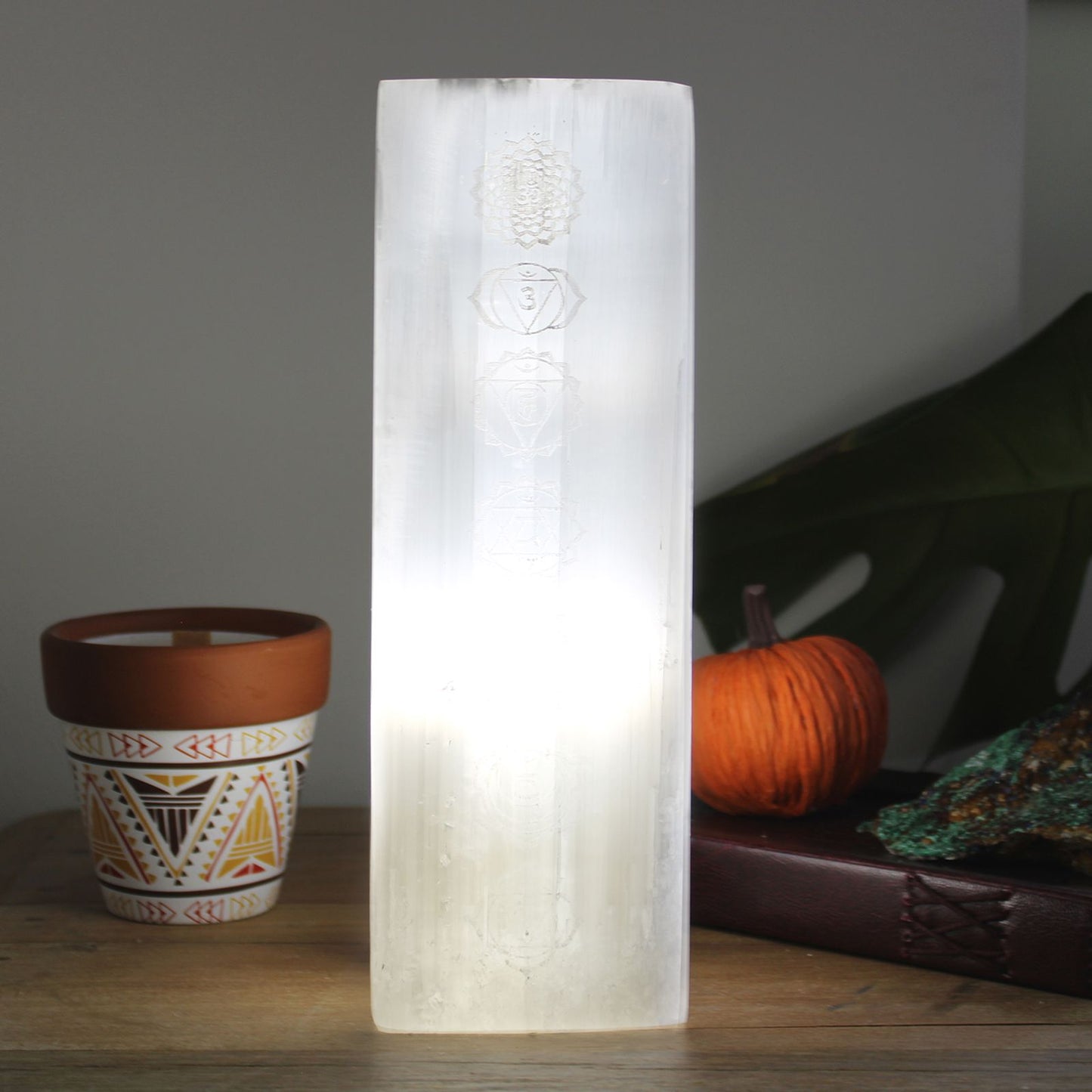 Lampe bloc de sélénite — Chakra · 25cm