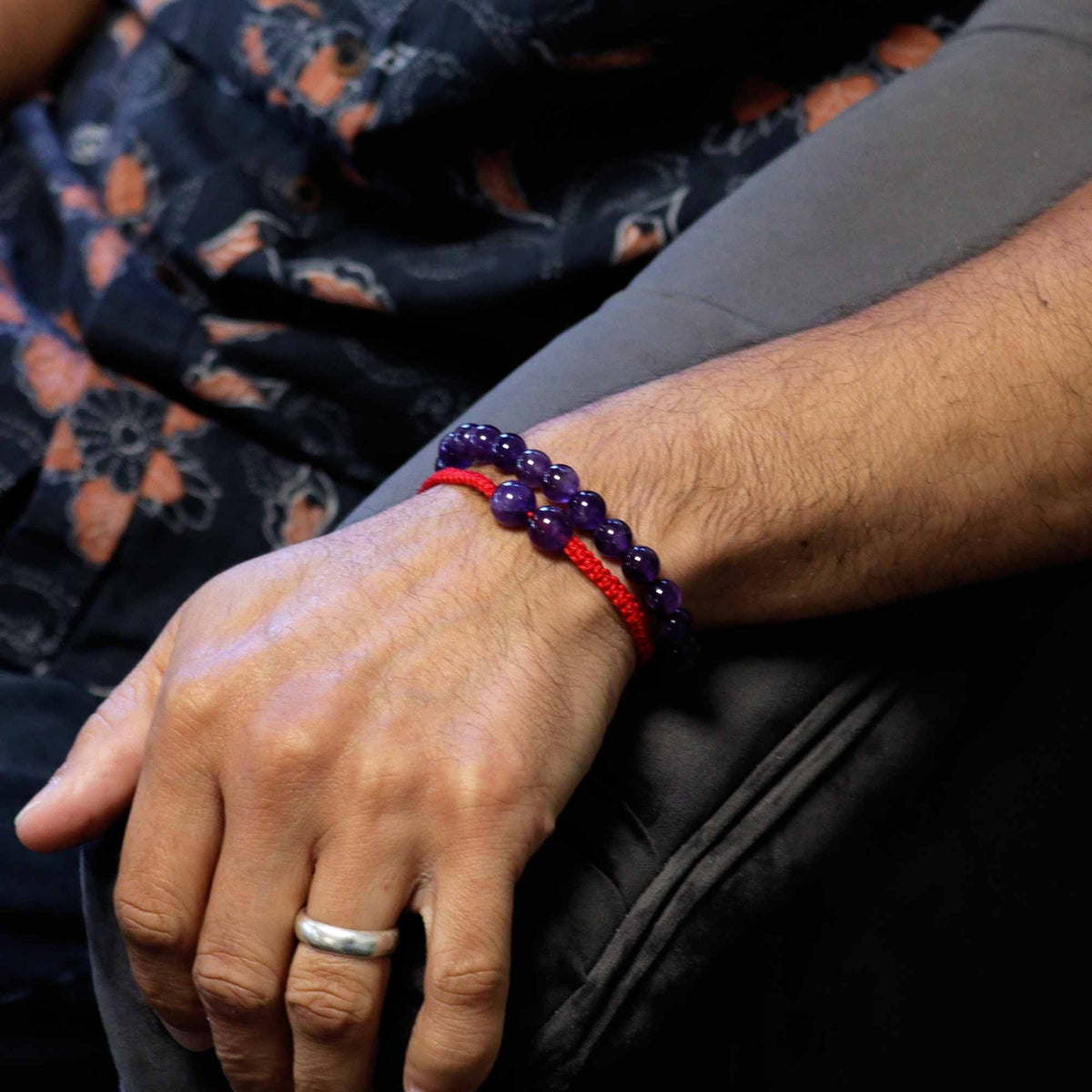 Duo de bracelets en améthyste, cordon et perles — vue 3
