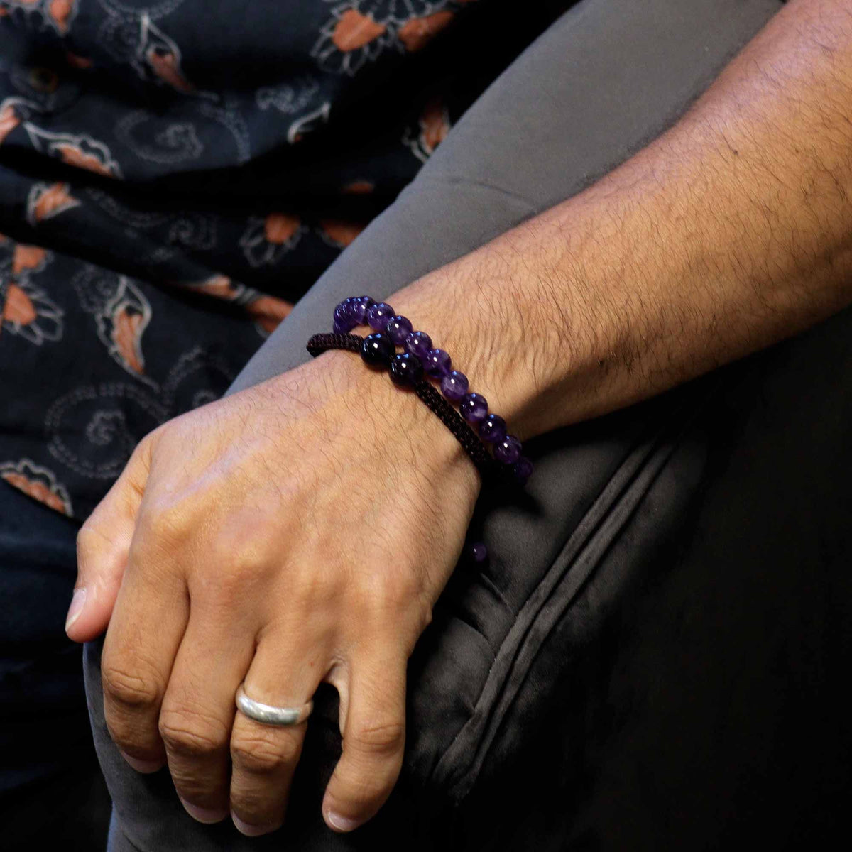 Duo de bracelets en améthyste, cordon et perles — vue 2