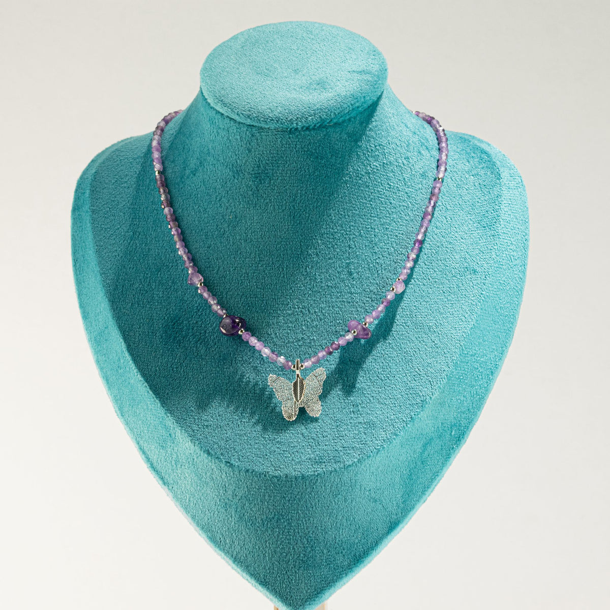 Collier d’améthyste, papillon en feuille réelle — vue 5